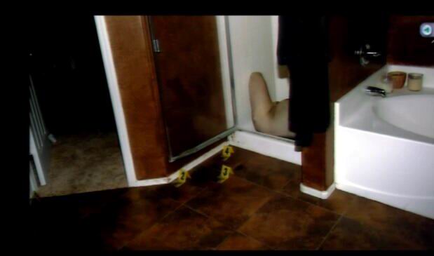 photo of Travis Alexander's body in the shower of his apartment.