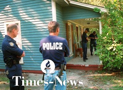 Investigators found Longâ€™s beaten body on Oct. 17, 1998, behind a ...