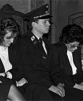 Lainz trial (murder trial against the > Angels of Death of Lainz <) in the  Vienna Regional Court. With the accused nurse Irene Leidolf. 28 February  1991. Photograph. - TopFoto